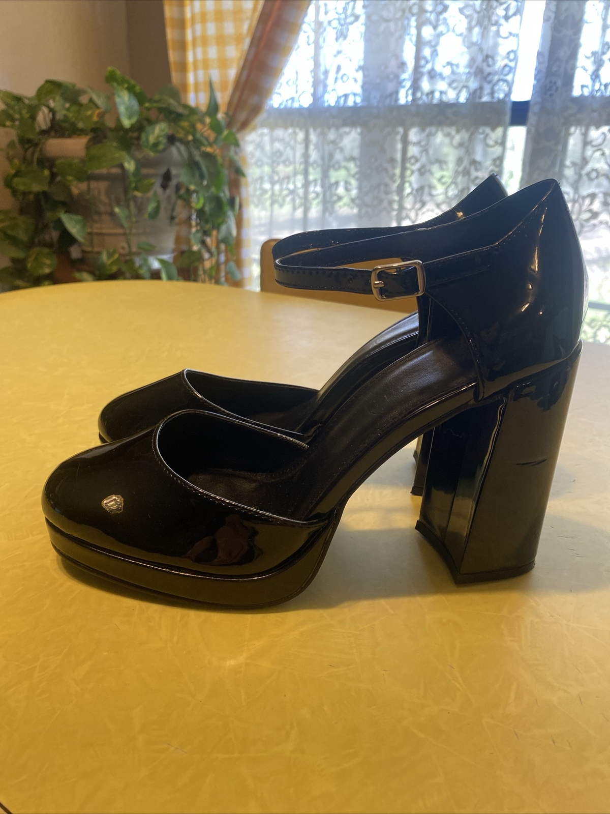 Madden Girl Unaa Ankle Strap Pumps, Women's Size 8.5 M, Black Patent