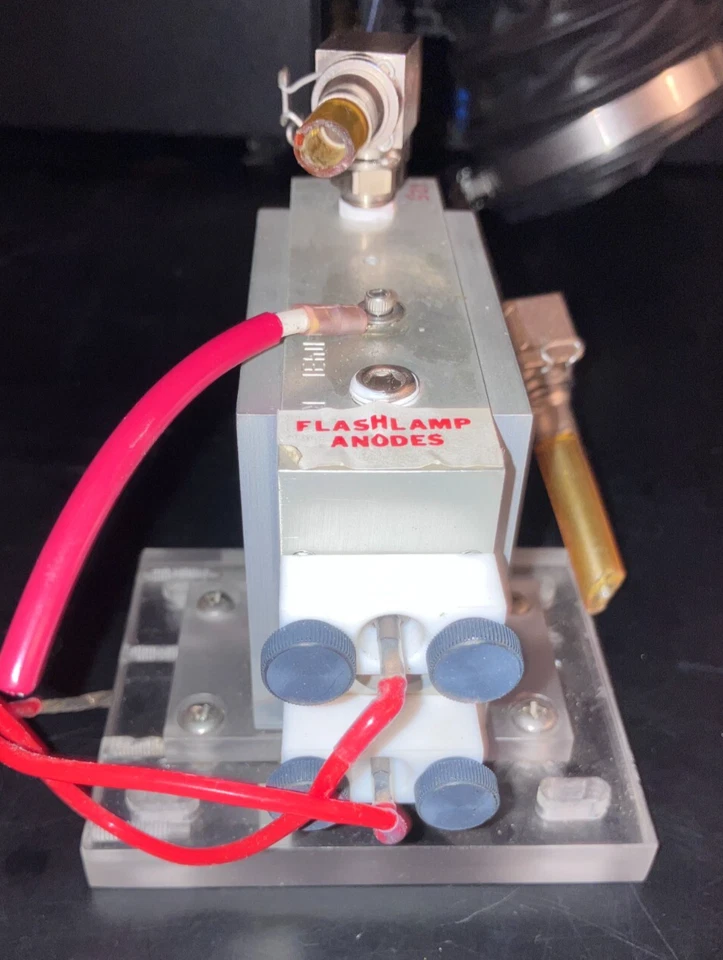 Spectra Physics / Quanta-Ray ND:YAG cavidad láser varilla YAG y lámparas de linterna dobles Foto 3 de 4