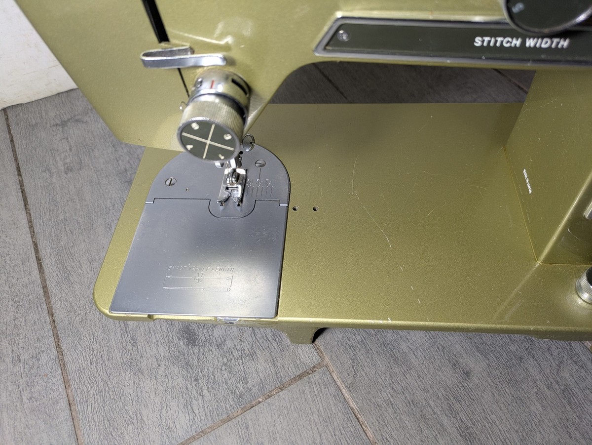 Vintage Montgomery Ward Signature UHT-J277C Green Metal Sewing