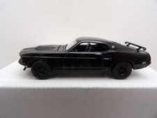 CUSTOM 1969 FORD MUSTANG BOSS 302    GREENLIGHT BLACK BANDIT COLLECTION   1:64