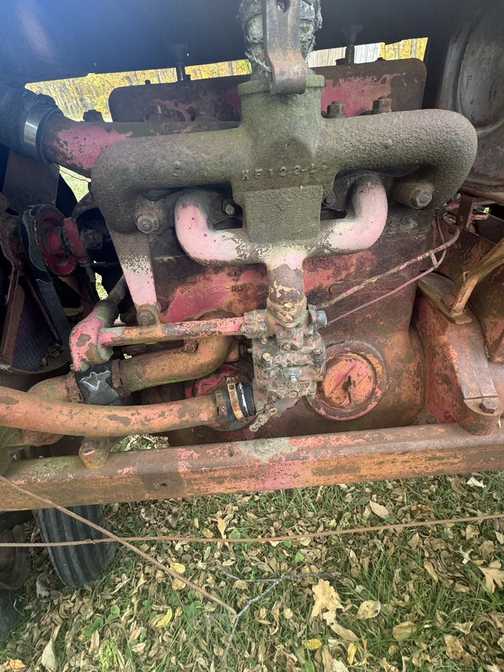 Tractor McCormick Farmall IH F20 para piezas carburador magneto gobernador tanque de gasolina Foto 4 de 4