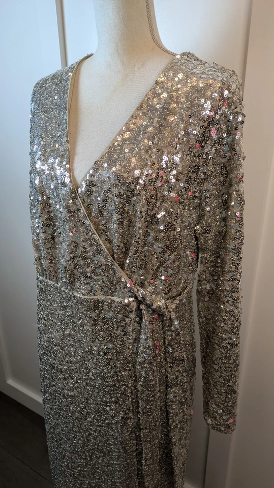 H&M Silver Sequined Long Sleeve Glam Elegant Evening Disco Wrap Dress Large - Image 3 of 4