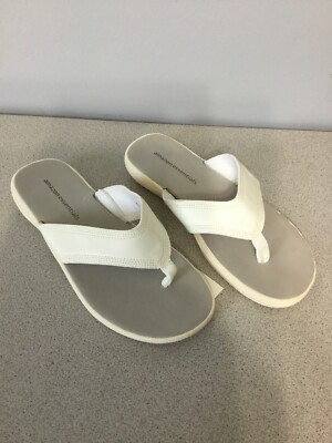 Amazon Essentials Women's Sandals Flip Flops Size White Casual