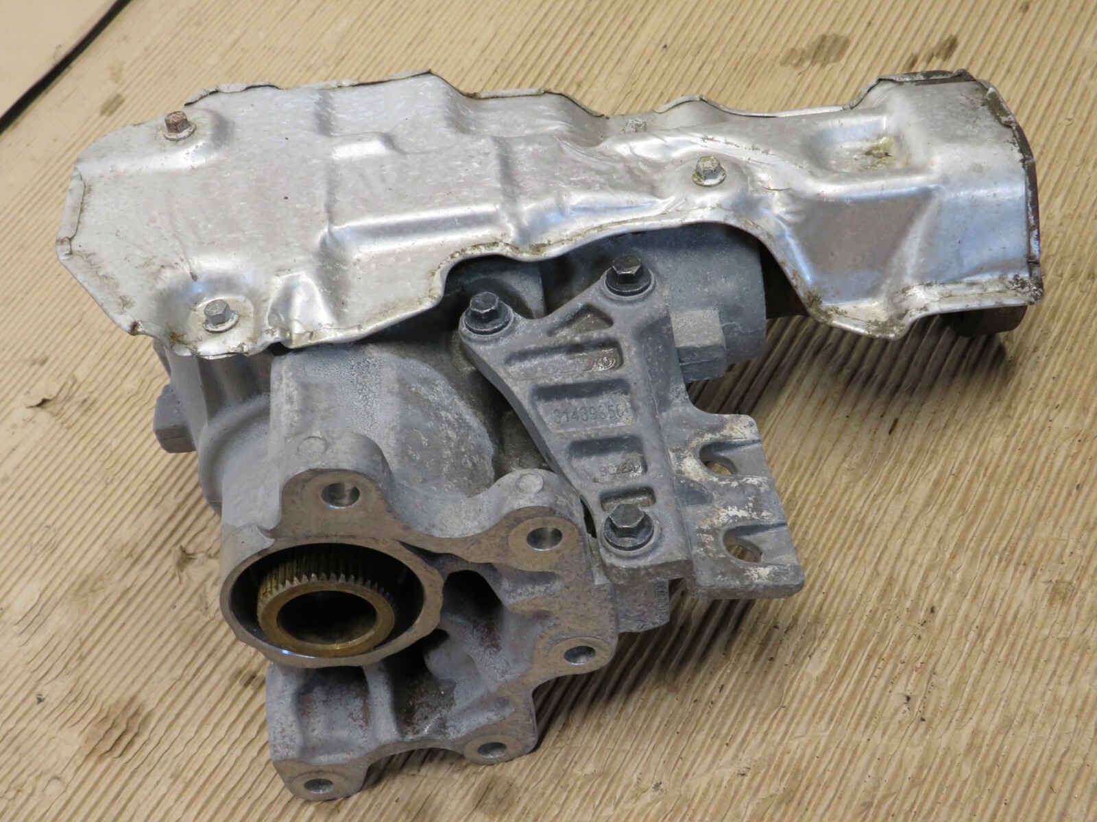 20172021 VOLVO XC90 FRONT TRANSFER CASE CARRIER DIFFERENTIAL OEM