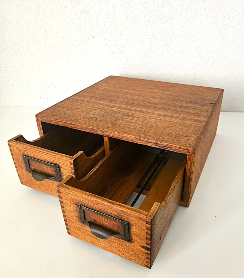 Vintage 2-Drawer Oak Library Card File Cabinet Dovetail Construction Brass Pulls - Image 4 of 4