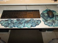 Cloud Keyboard Wrist Rest and Cloud Mouse Pad Set Memory Foam Green Leaves NEW