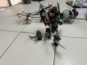 LEGO Castle Tower Raid+King And War Wagon/Troop Transport Skeletons/Orcs Retired