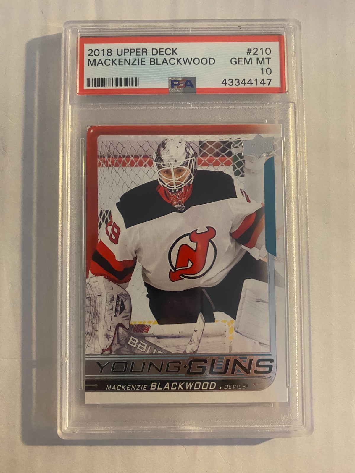 2018-19 upper deck series 1 young guns Mackenzie Blackwood New Jersey 210 PSA 10