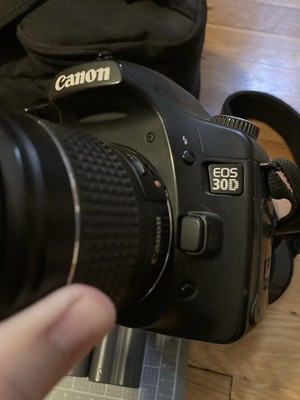 Canon EOS 30D DSLR Camera w/ 28-80mm 1/4.0 Lens 2 Batteries CF