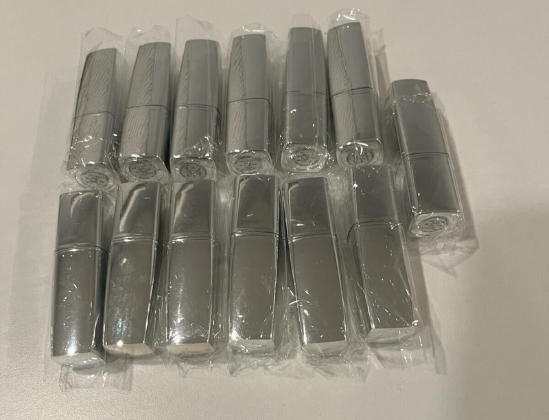 LOT OF 13 PIECES OF SIGNATURE CLUB A LIP COLOR RM#2 NEW AND SEALED