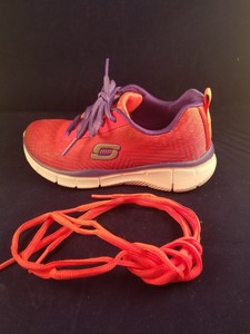 girls sketchers size 10