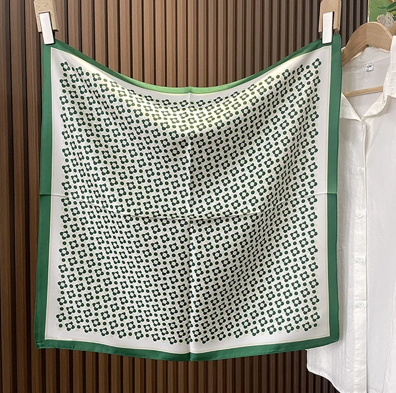 Pure 14 Momme Twill Silk Wrap Scarf Bandanna Floral Print Square Shawl 68X68cm - Image 3 of 4