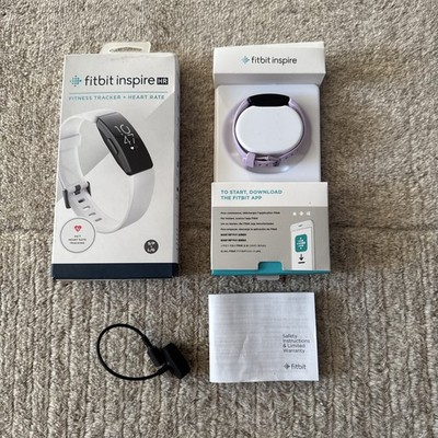 Fitbit Inspire HR Aktivitätstracker - Schwarz mit lila Armband und Ladegerät/Box