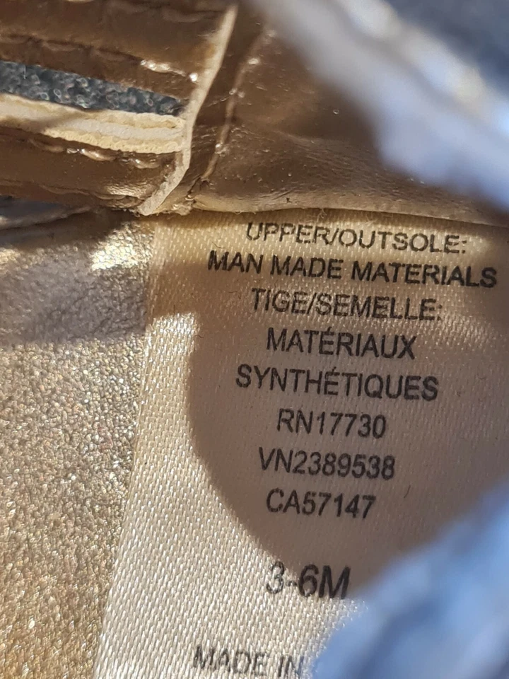  可爱女宝宝蹒跚学步女孩金色花朵凉鞋露趾尺寸 3-6 M — 第 3/4 张图片