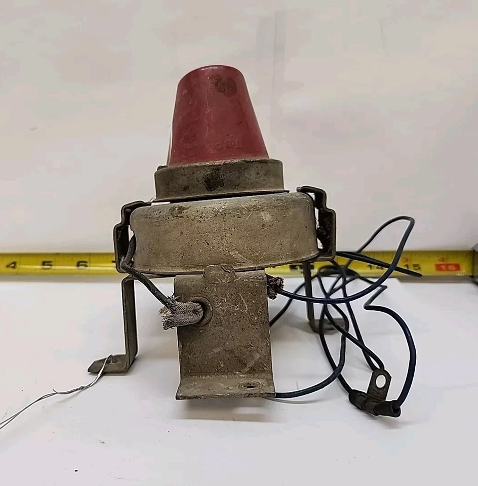 OEM GM Reel/Roll-Out Under Hood/Trunk Service Light 984946 1956-60 Pontiac(670B) - Image 3 of 4