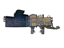 18-23 Ford Mustang Engine Fuse Box Relay Oem B0.12 18-23 Ford Mustang Engine Fuse Box Relay Oem B0.12