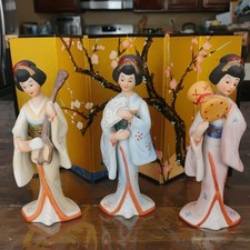 UC&GC Taiwan Three Vintage Porcelain Hand painted Geishas And Gold Shoji Screen 