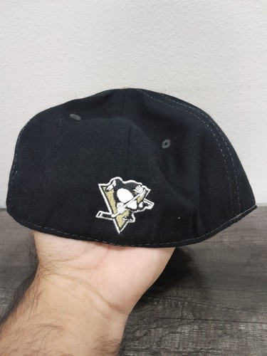 Zephyr Fitted Pittsburgh Penguins NHL Two Tone Black Beige Hat Size 7 1/4 - Picture 3 of 6