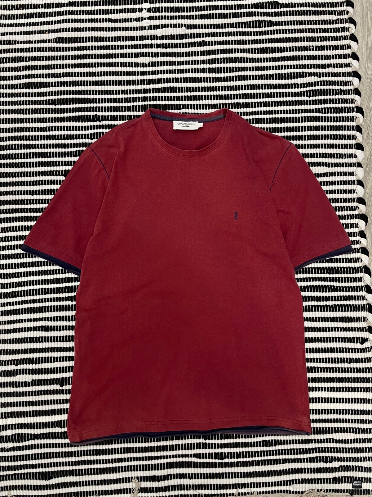 T shirt vintage Yves Saint Laurent YSL sbiadita Y2K