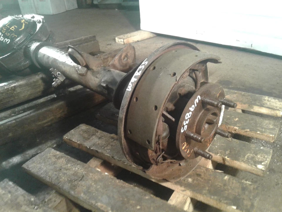 Used Rear Axle Assembly Rear fits: 1987 Ford Aerostar Rear Grade A - Imagem 2 de 4