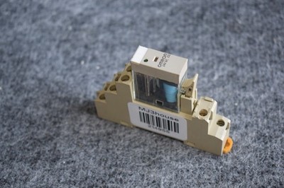 Omron G2R-2-SND(S) w/ BASE 1494C #214955-R1*B34