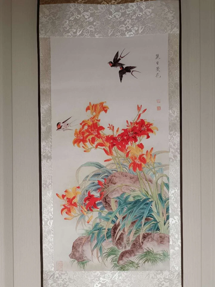 PRINT Peinture de Fleurs et Oiseaux en Style Gongbi : Hirondelles et Lys - Photo 2/4
