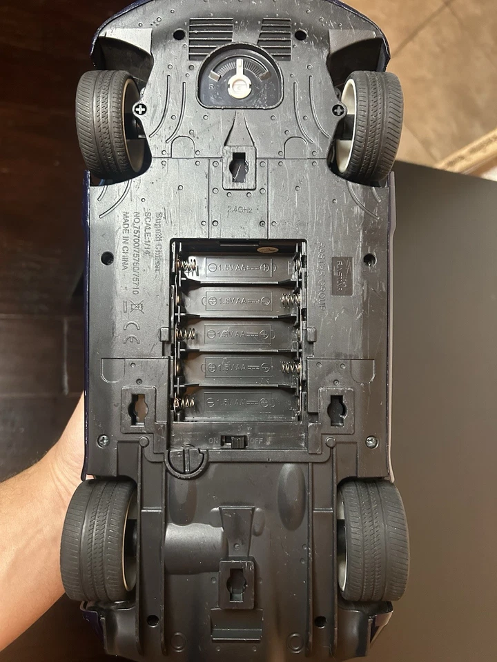 Bugatti Chiron R/C 1:14 Scale World Tech Toys 14" Remote Control Car Rastar - Image 3 of 4