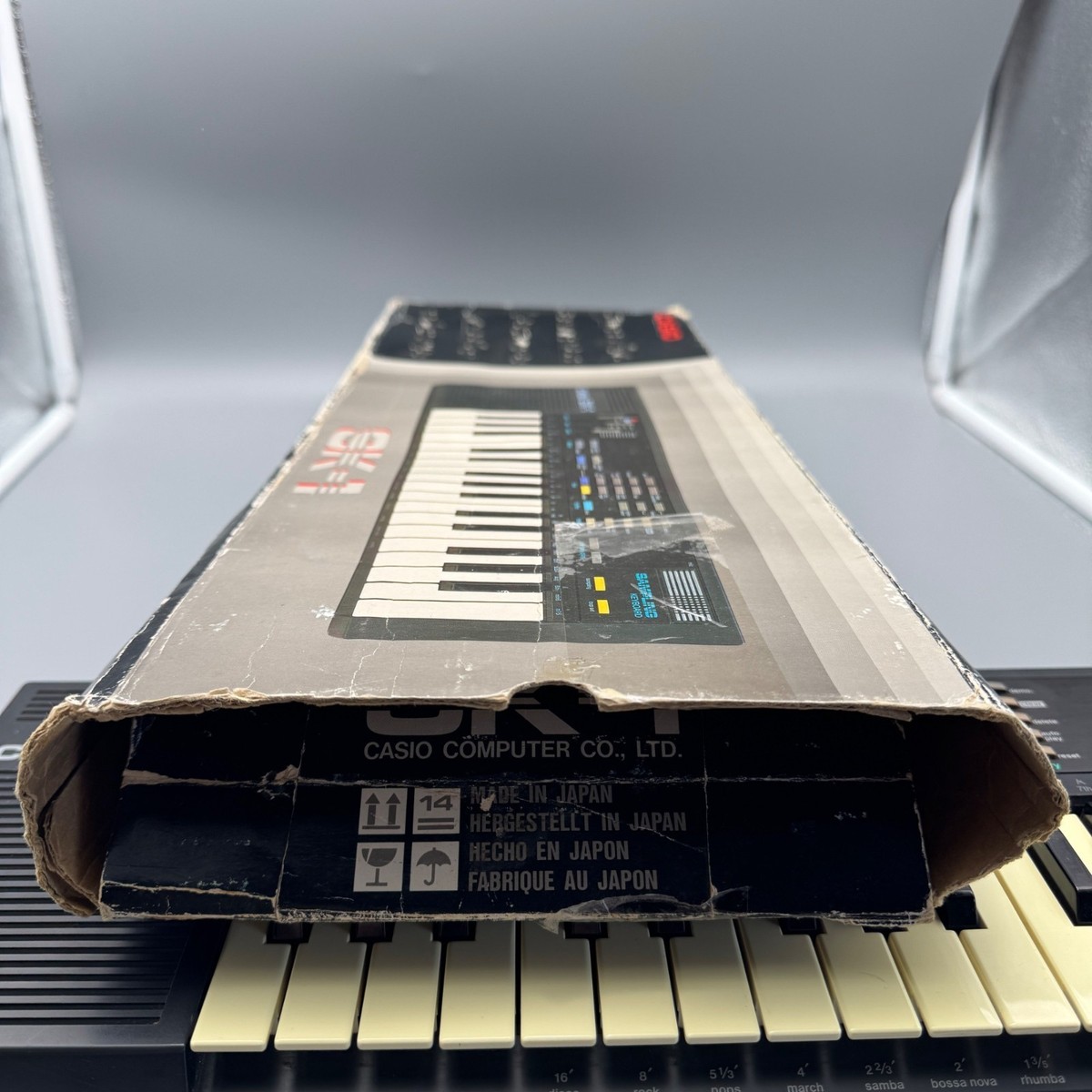 Vintage Casio SK-1 Keyboard w Box Manual 32 Key Tested Please Read