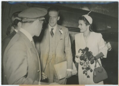 Flitterwochen in Paris für den Grafen und die Gräfin von Harewood. Pianist. 1949.