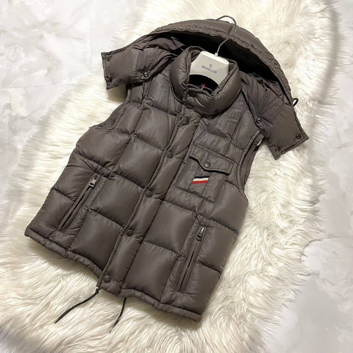 genuine article beautiful goods Moncler VERDON GILET hooded W-ZIP