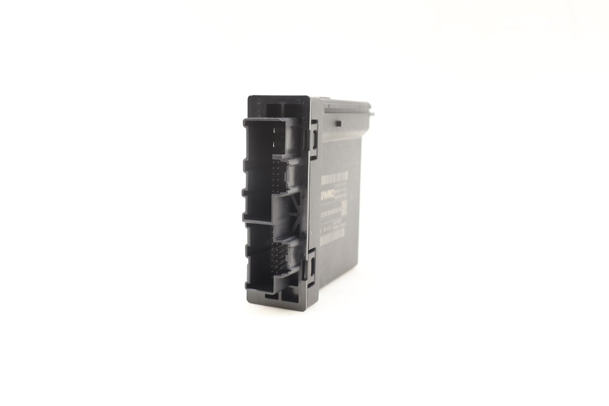 NEW OEM Volvo Front Right Door Control Module 31674757 Volvo XC40 