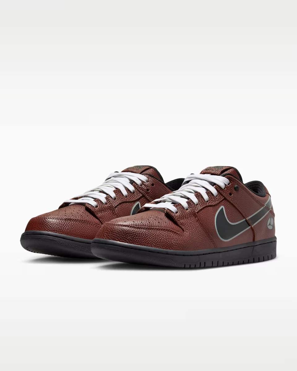 Nike SB Dunk Low Pro Black for Sale - Authenticity Guaranteed - eBay