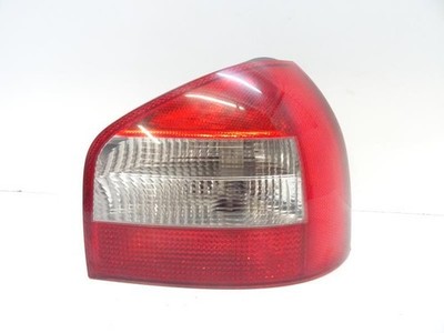 RÜCKLICHT RECHTS AUSSEN Audi A3 (8L1) Hatchback 1.9 TDI 90 (AGR) 8L0945096A