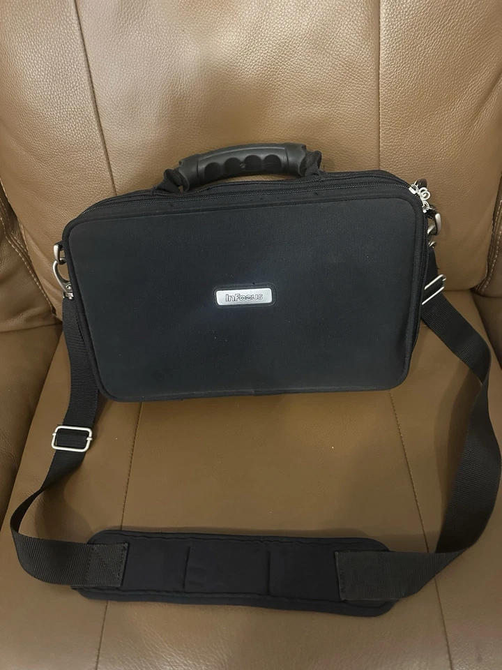 InFocus IN10 Portable DLP Projector LP-70 - Image 3 of 4