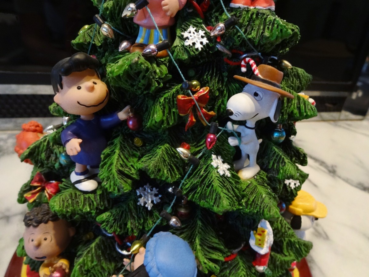 Lighted DANBURY MINT PEANUTS CHRISTMAS TREE Snoopy Charlie Brown