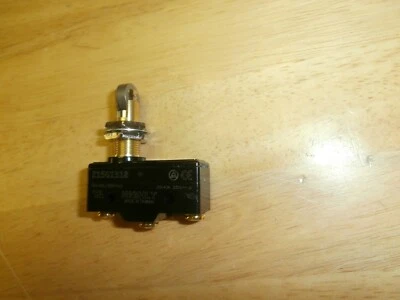 PHILMORE Z15G1318 Hvy Duty Snap Action Momentary Switch w/Side Roller Plunger 30-1318B