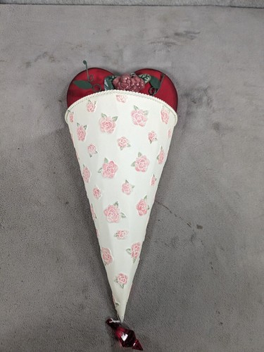 Vintage Valentine’s Day Metal & Wood Wall Planter Pocket Pink & Red Rose 13”