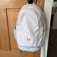 Zaino squadra Under Armour Hustle 5.0 bianco e oro cinghie imbottite basket