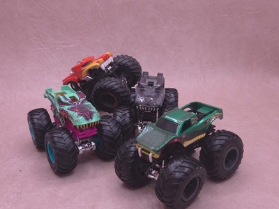 Hot Wheels Monster Jam Bundle Cray Creatures Bundle, Snake Bite, Mega WREX,