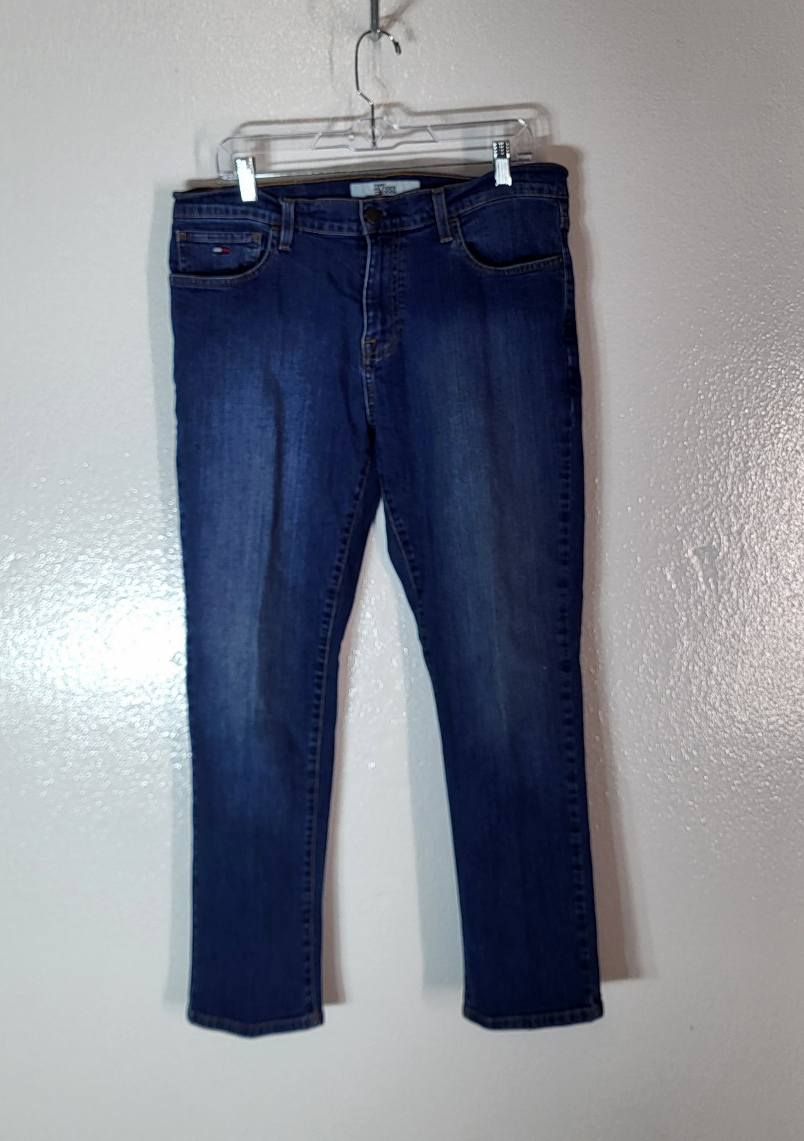 Tommy Hilfiger Denim Men 33x30 Dark Blue Denim Classic Straight Leg Relax Waist