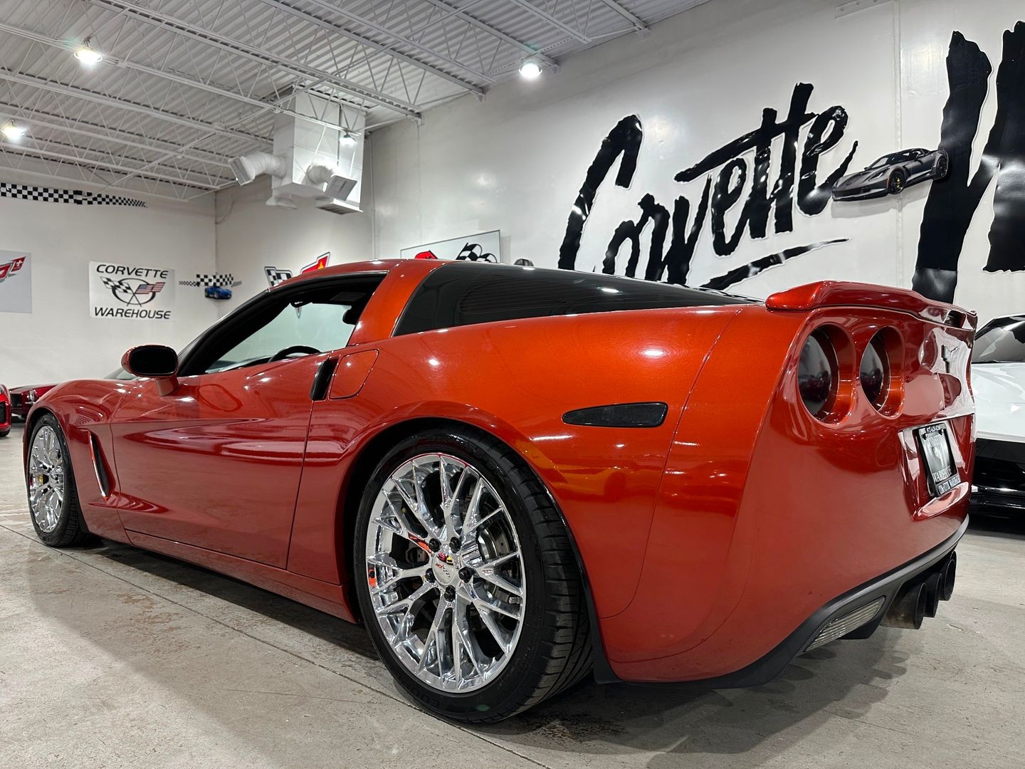 2005 [71U] Daytona Sunset Orange Metallic Chevrolet Corvette   | C6 Corvette Photo 6