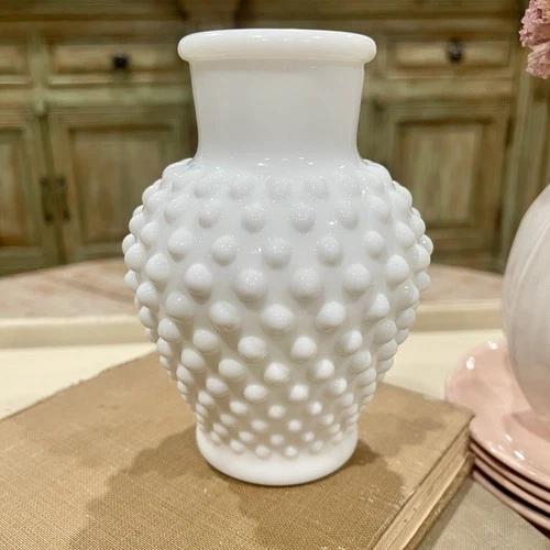 Vintage Fenton Milk Glass Hobnail Bud Vase White 5.25” Tall