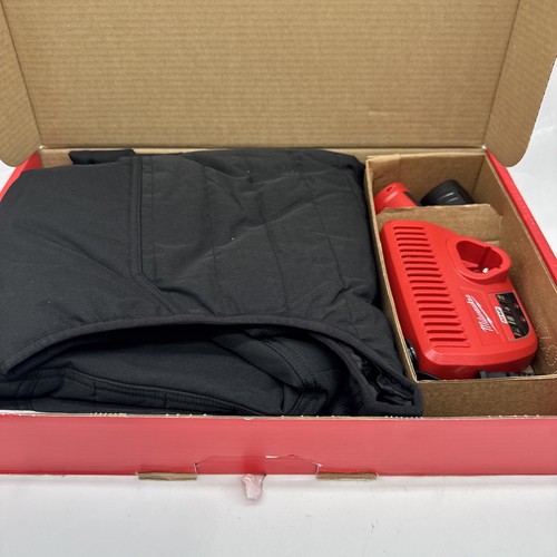 Men's XL M12 12-Volt Lithium-Ion Cordless Axis Black Heated Vest Kit V15 - Picture 2 of 10