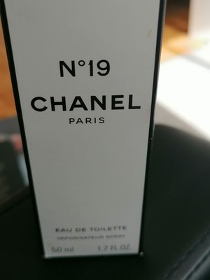 Damen Eu de Toilett Chanel Nr 19 nur etwas verbraucht, leider nicht mein Geschma