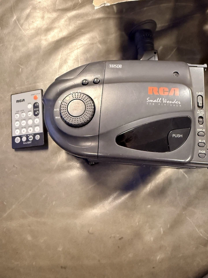 Vintage RCA Small Wonder AutoFocus VHSC Camcorder with Remote Control – Untested - Image 4 of 4