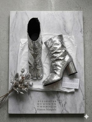 Maison Margiela Silver Cracked Leather Tabi Ankle Boots 36 pre