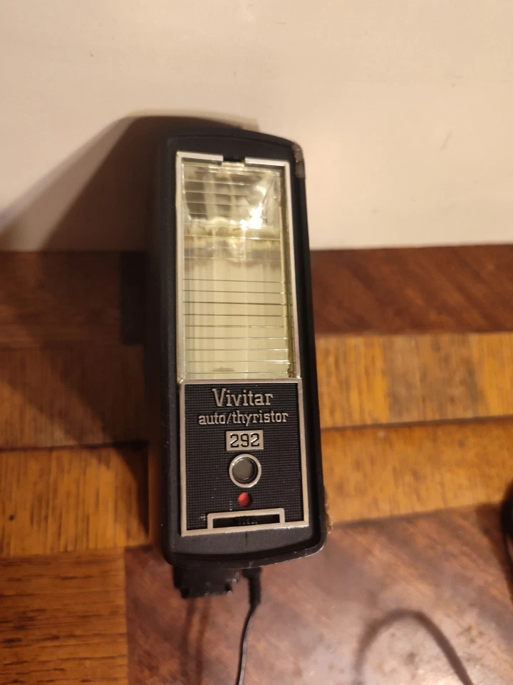 Flash de cámara Vivitar Auto Thyristor 292/convertidor de cargador MV-3/Vivitar NC-2 Foto 2 de 4
