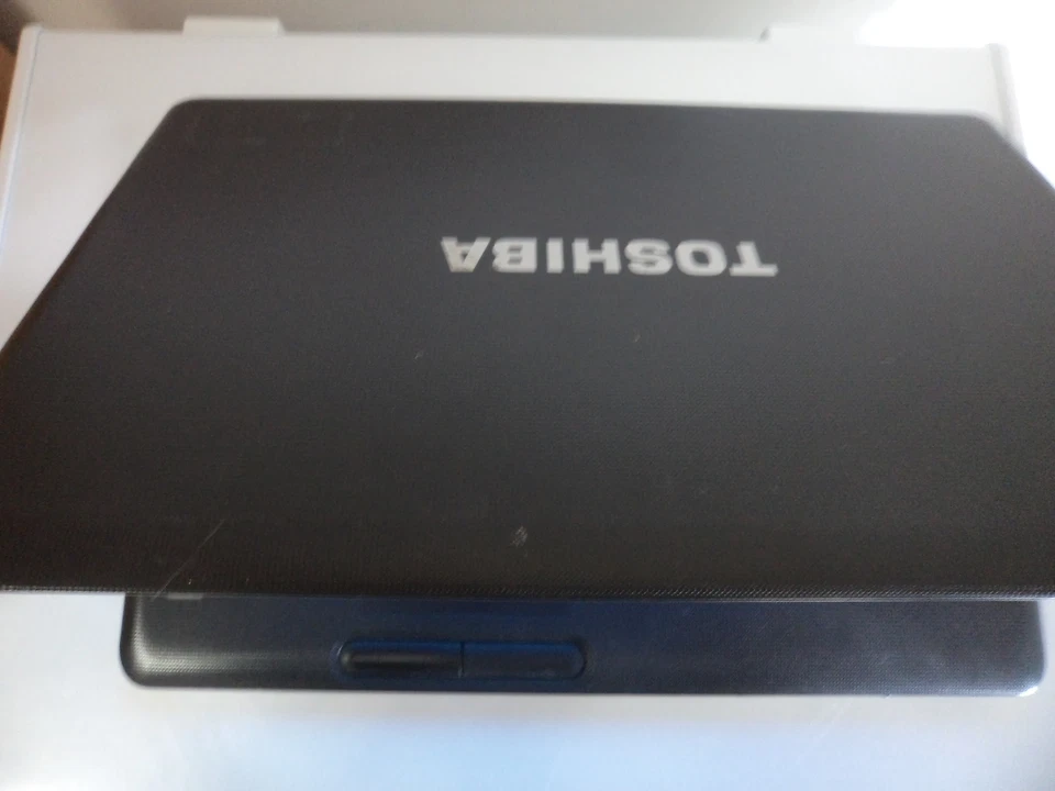 NOTEBOOK TOSHIBA SATELLITE C660 - Immagine 4 di 4