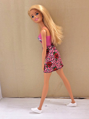 Barbie Puppe im Badeanzug & Rosenrock, Schuhe und Adoptionsurkunde (Preloved)