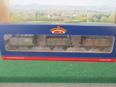 BACHMANN 00 SET 3 X NORDISCHER PRIVATBESITZ WAGEN VERWITTERT. CAT NO.37-095